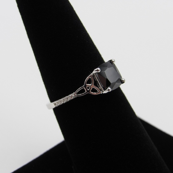Sterling Silver Black CZ Diamond Celtic Band Ring - Picture 3 of 5
